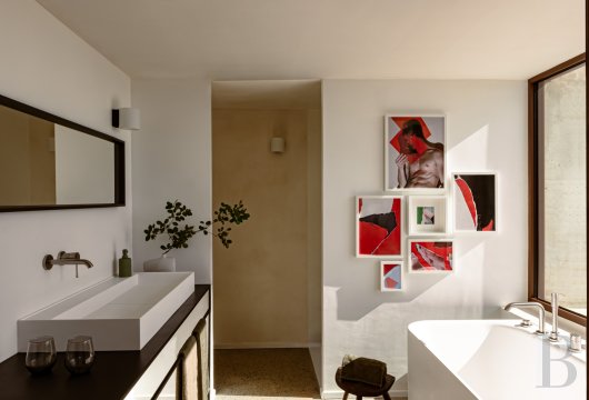 Dans le Gard, en bordure de l’Ardèche, un ancien mas restauré au milieu des oliviers, des vignes et des lavandes - photo  n°38